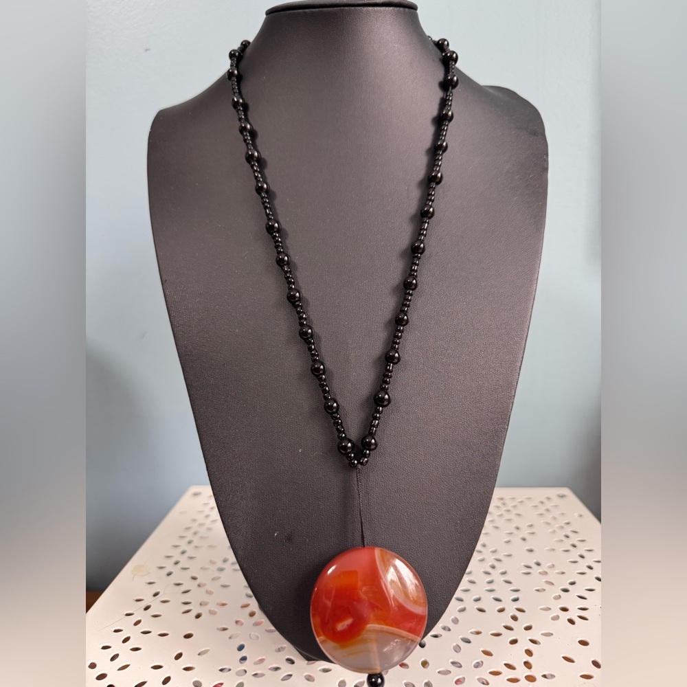Elegant Black and Red Beaded Necklace - Picture 2 of 10
